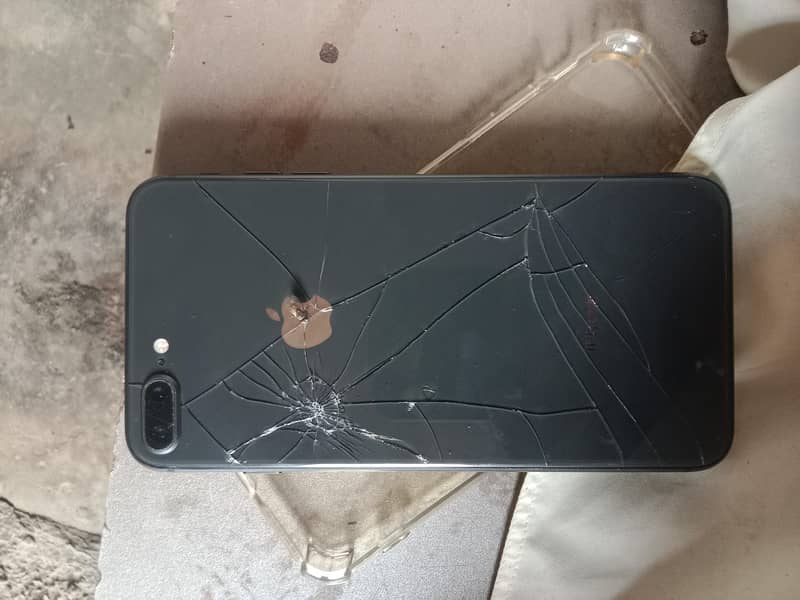 Apple iPhone 8 Plus 5