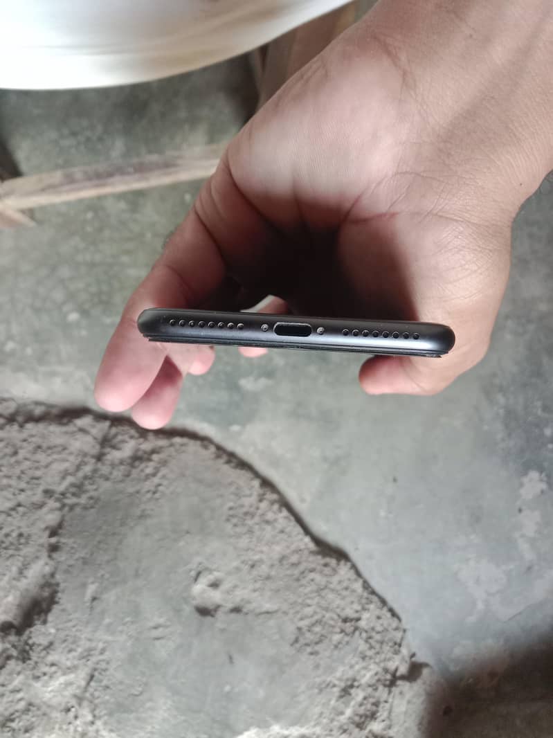 Apple iPhone 8 Plus 6