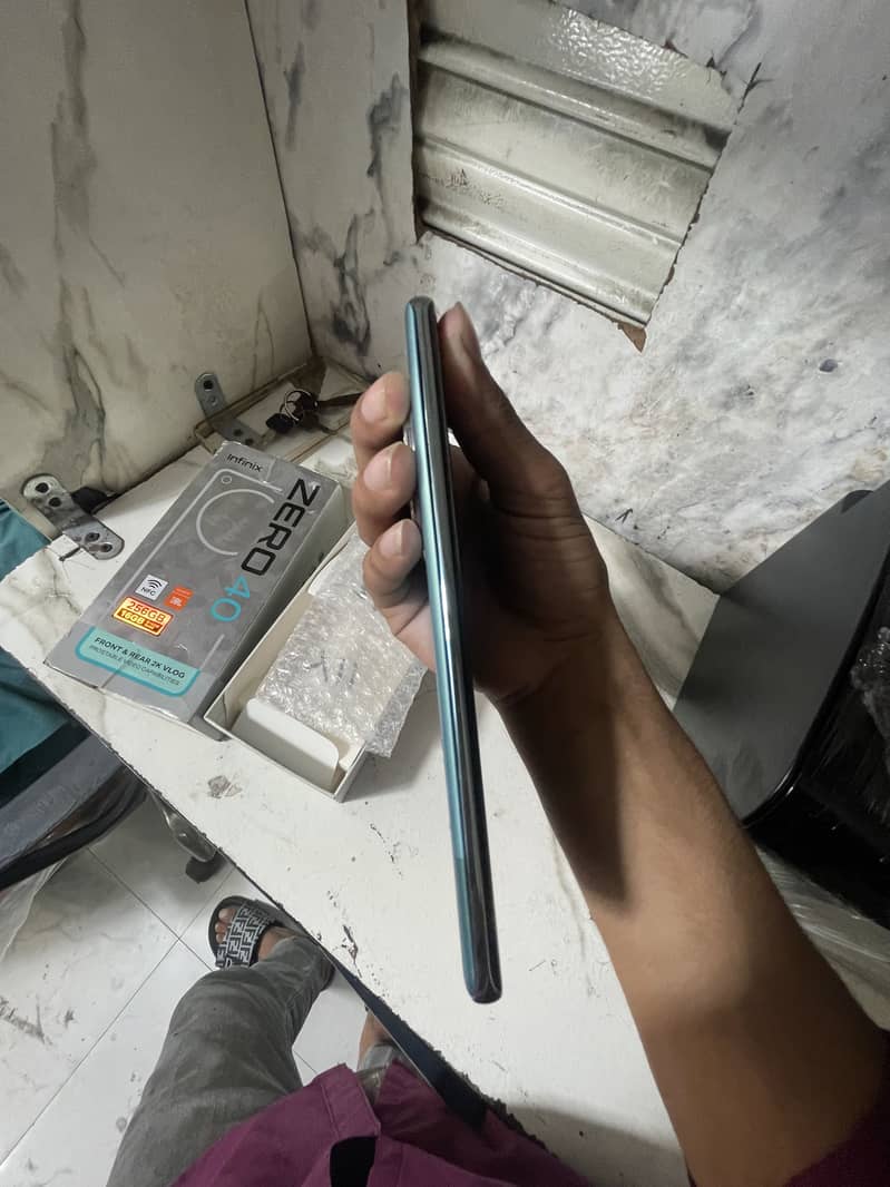 Infinix Zero 40 4