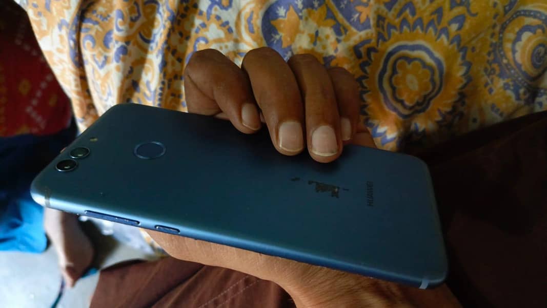 Huawei Nova 2 4