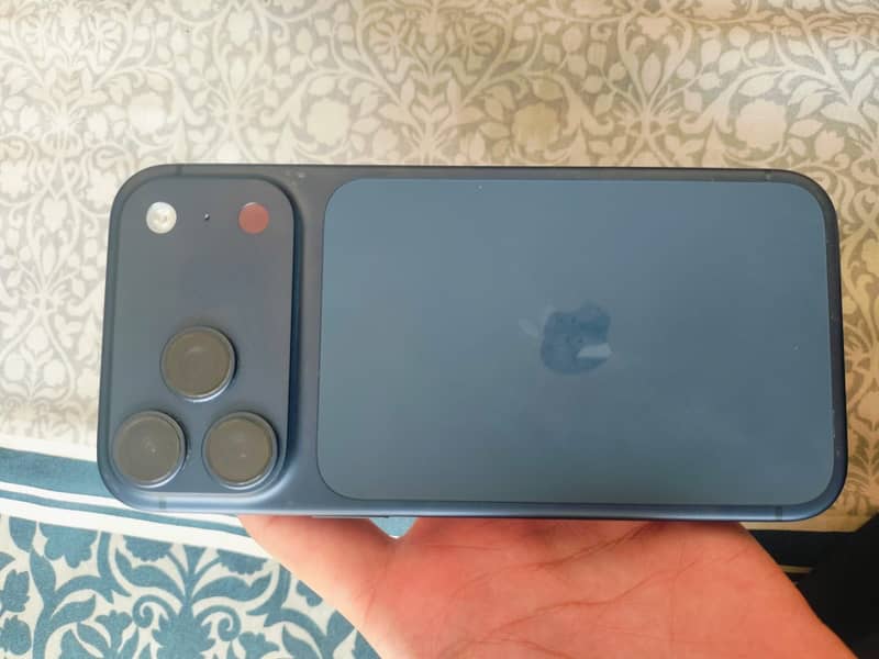 Apple iPhone 17 Pro Max 0
