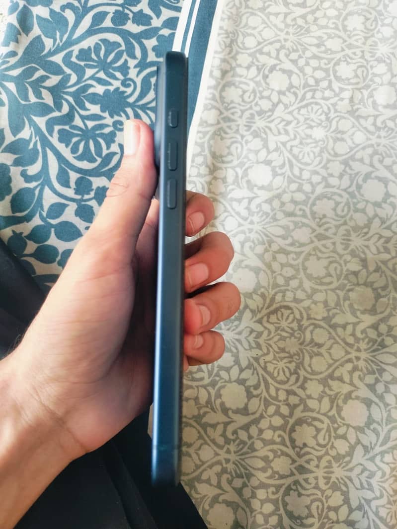 Apple iPhone 17 Pro Max 3