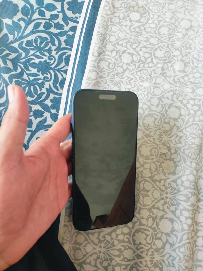 Apple iPhone 17 Pro Max 4
