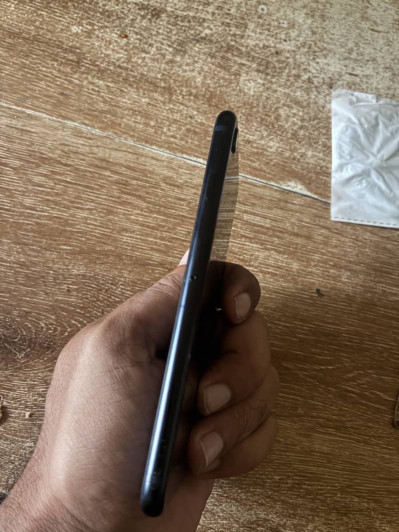 Apple iPhone SE 2022 0