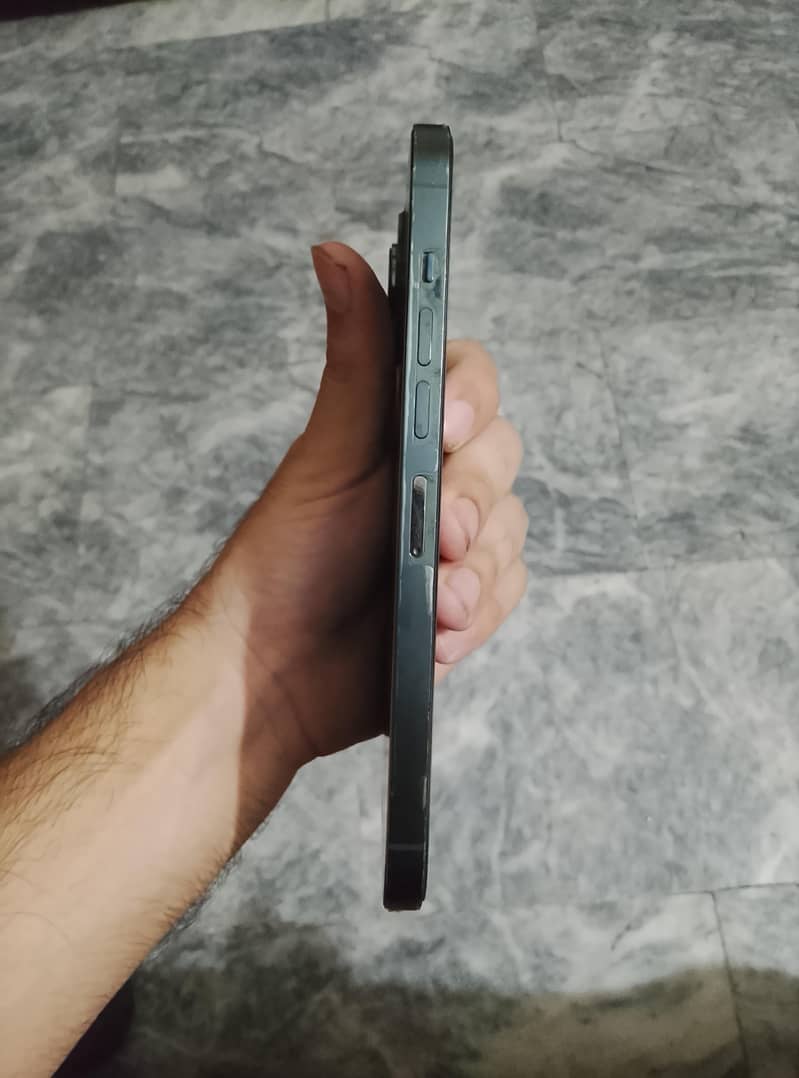 Apple iPhone 13 Pro Max 3