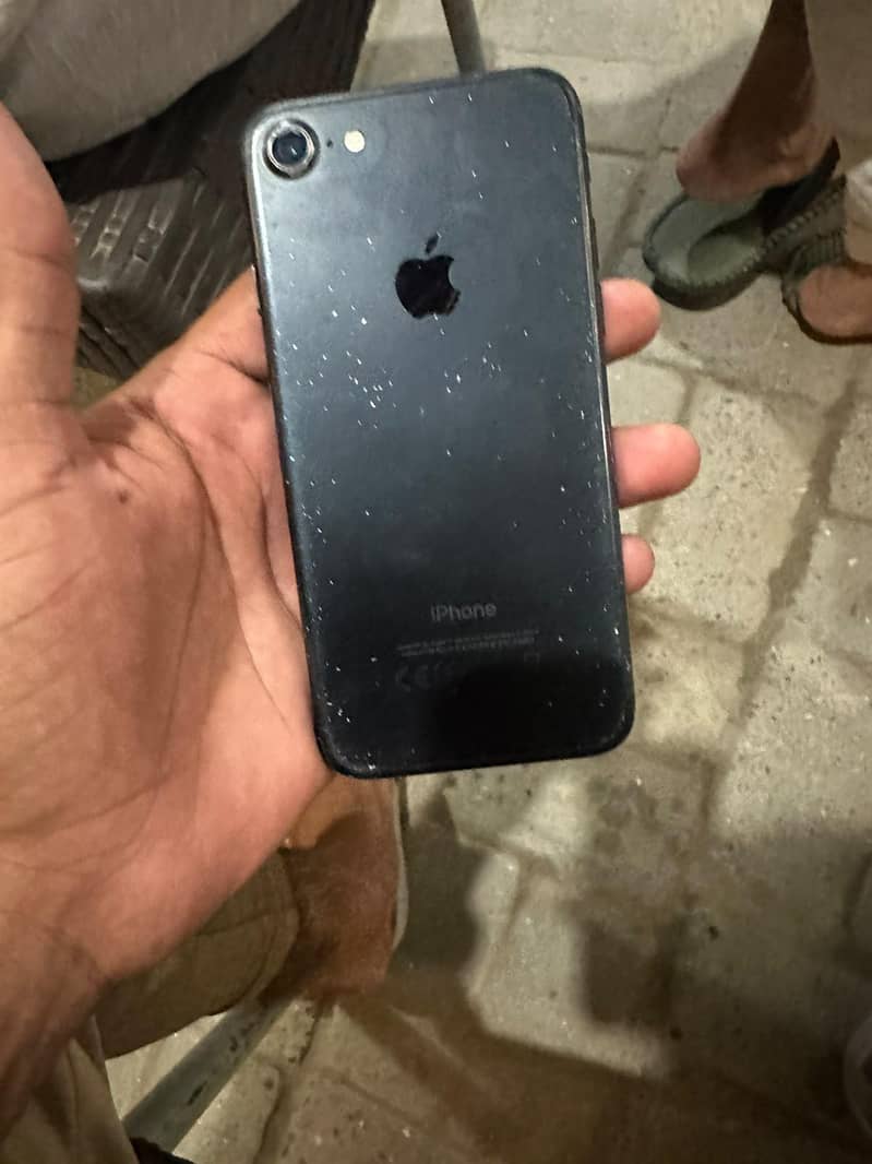 Apple iPhone 7 2