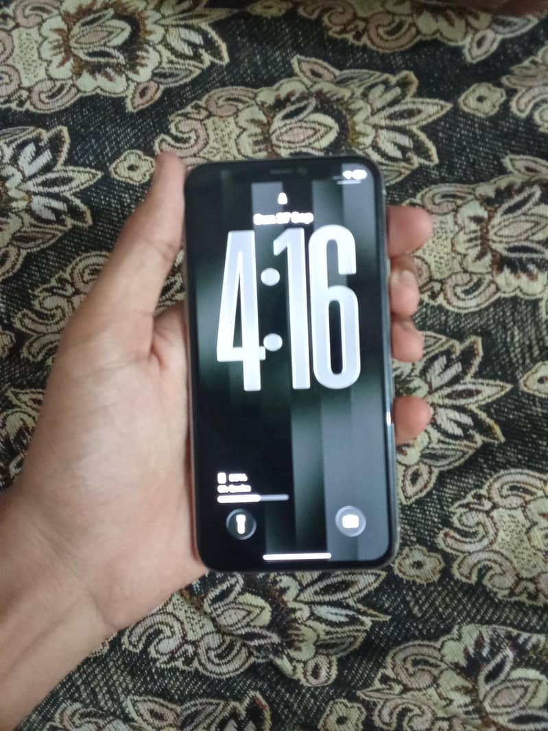 Apple iPhone 11 Pro 1