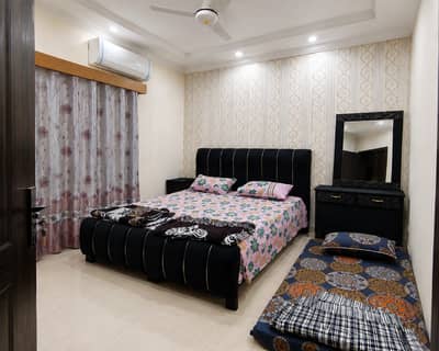 FURNISHED ROOM AVAILABLE FOR RENT IN BAHRIA ORCHARD DAILY WEEKLY MONTHLY