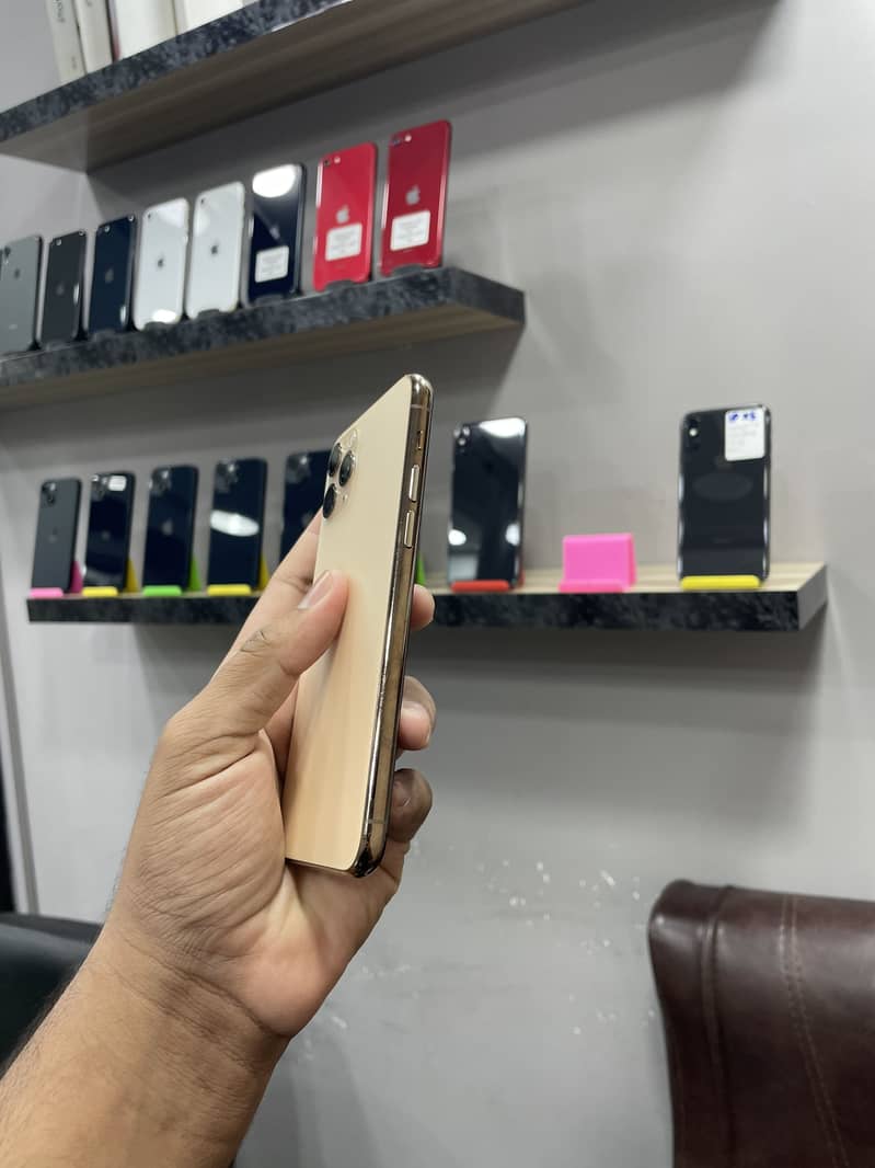 Apple iPhone 11 Pro 2