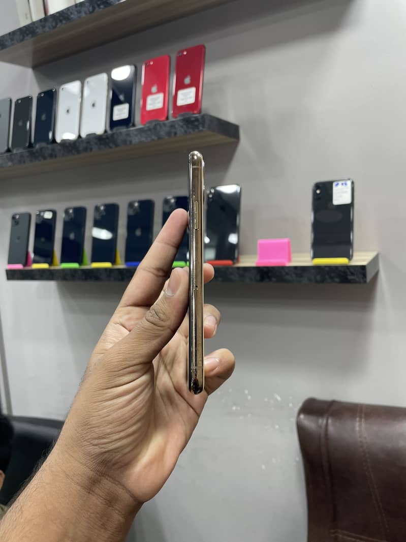 Apple iPhone 11 Pro 3