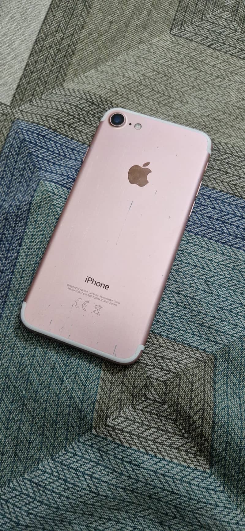 Apple iPhone 7 2
