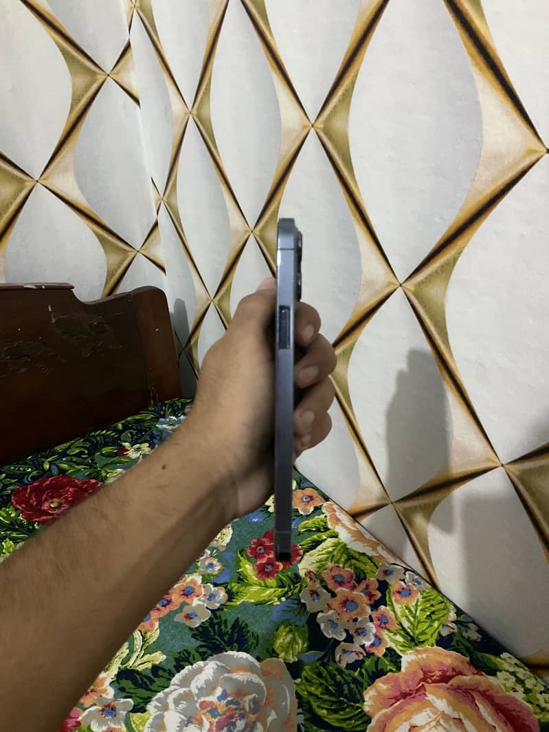 Apple iPhone 13 Pro Max 7