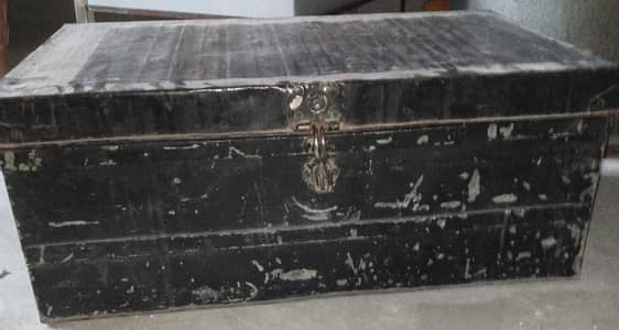 Large Steel Trunk + 2x Small Trunk
