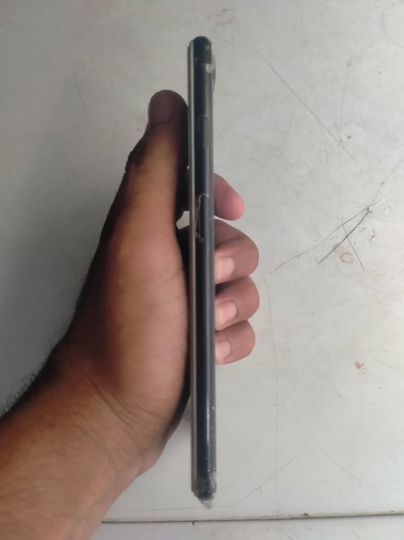Apple iPhone 7 Plus 4