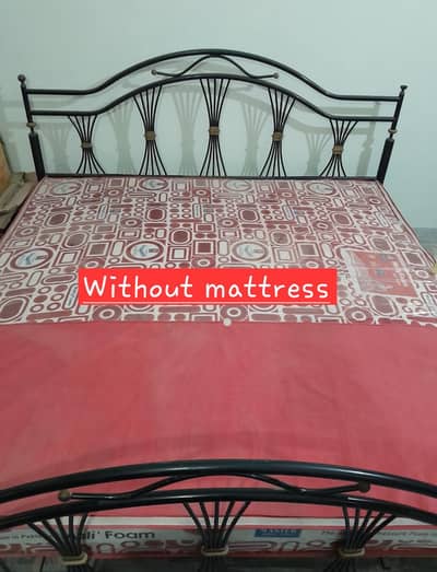 Double size(6ft×6ft) iron bed with dressing table available for sale.