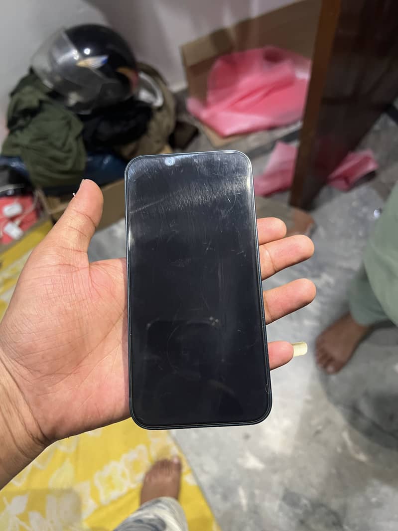 Apple iPhone 13 2