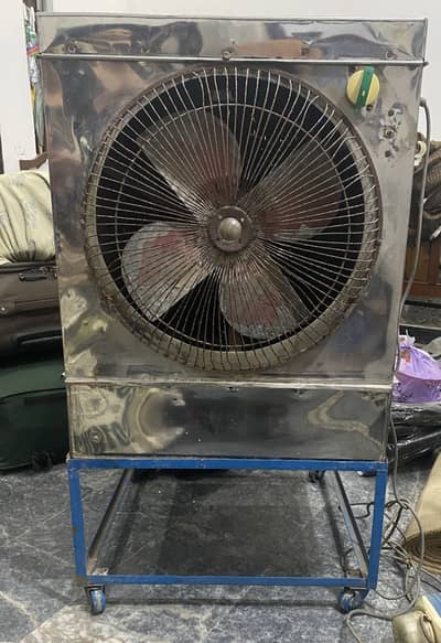 Stainless steel cooler with stand