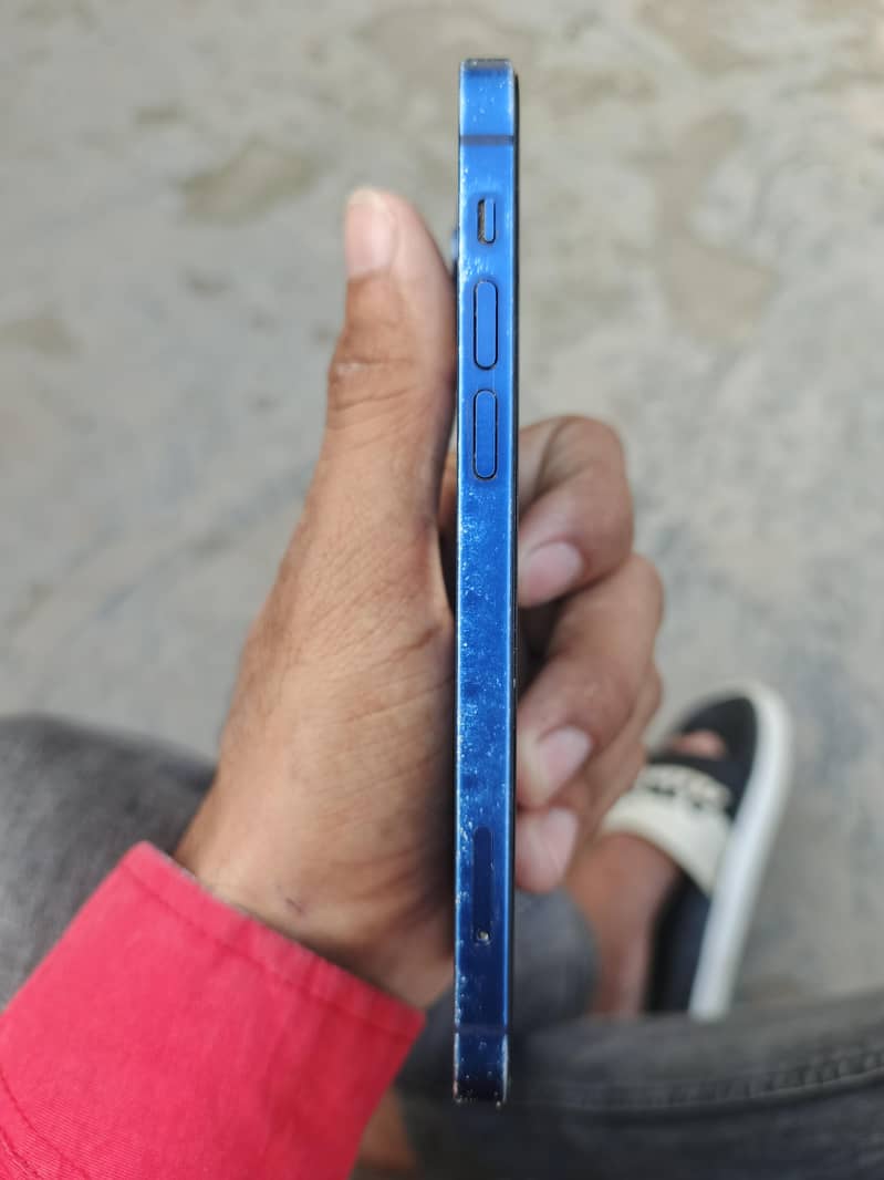 Apple iPhone 12 3