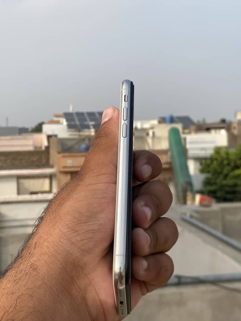 Apple iPhone X 5