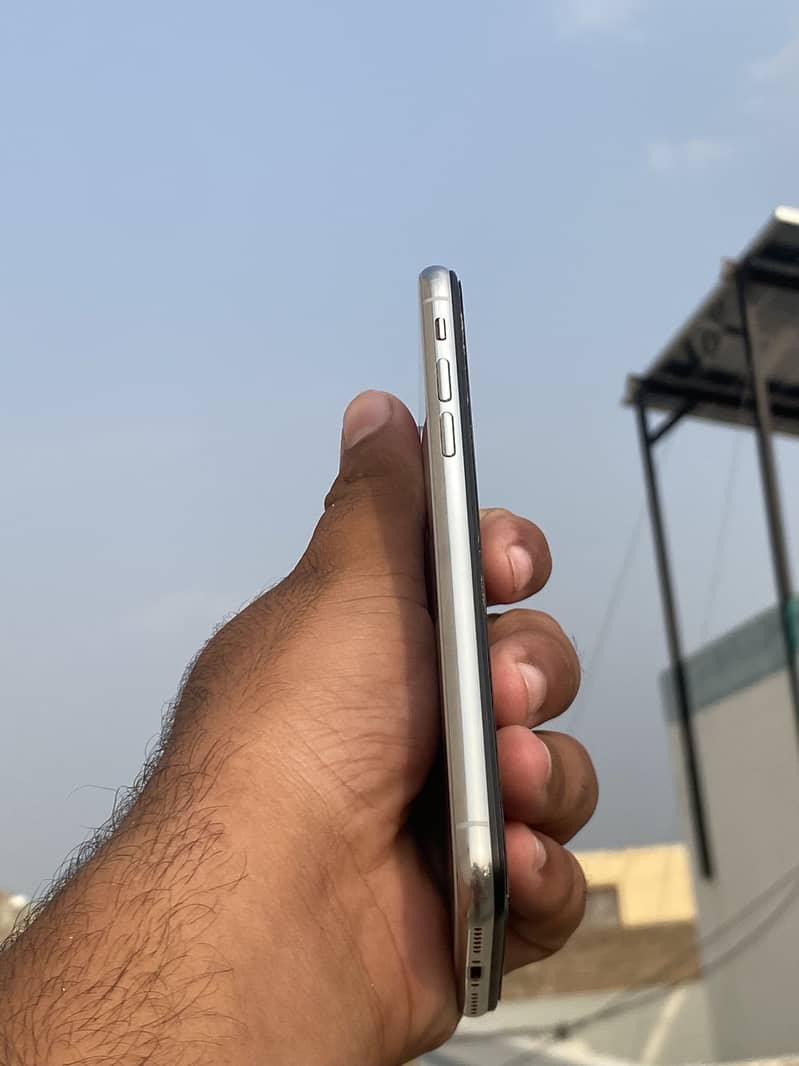 Apple iPhone X 6