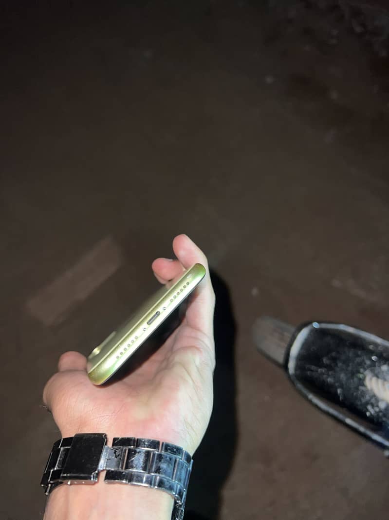 Apple iPhone 11 5