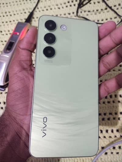 Vivo Y100