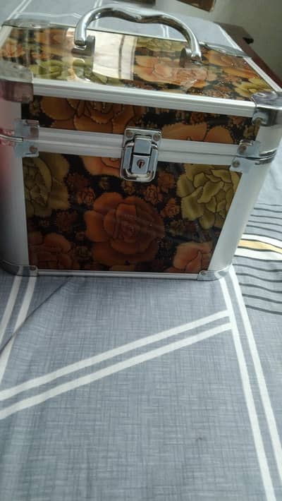 makeup box