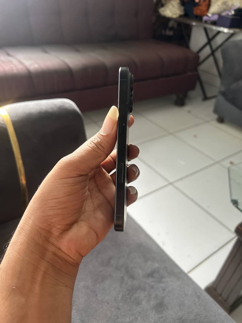 Apple iPhone 16 Pro 5