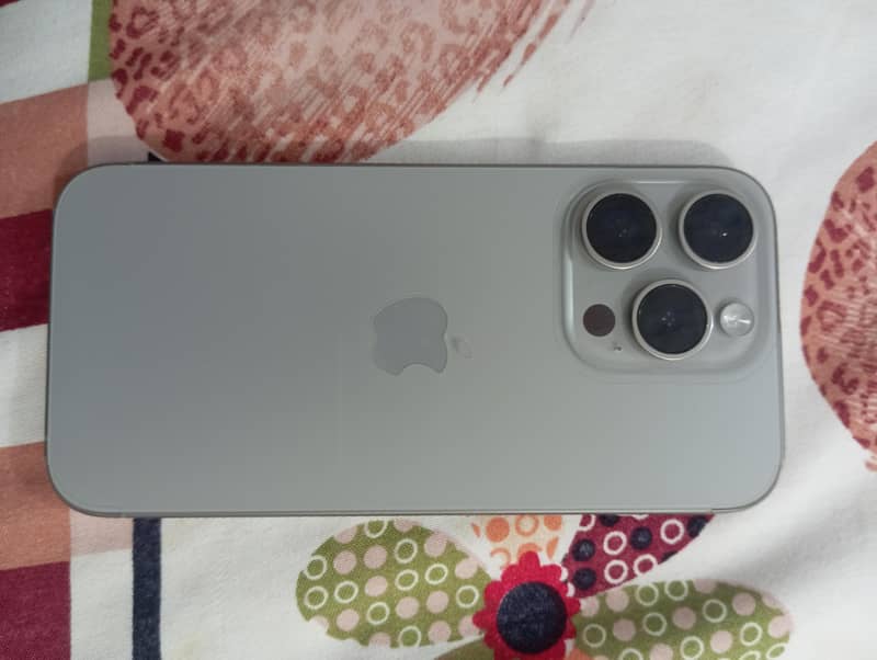 Apple iPhone 15 Pro 0