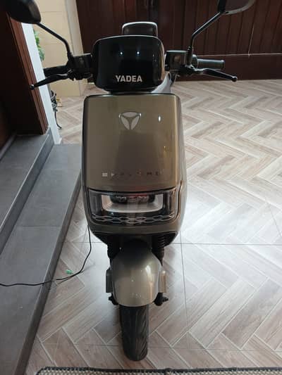 Yadea Epoc H Electric Scooter – 10,000 km