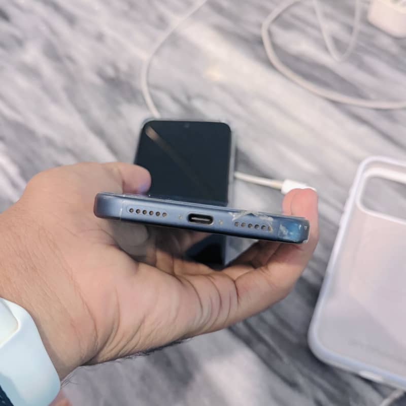 Apple iPhone 17 Pro Max 3