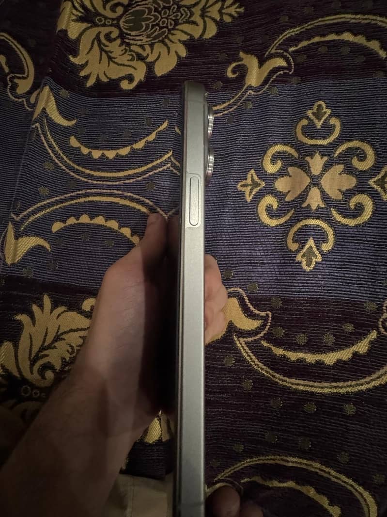 Apple iPhone 15 Pro Max 1