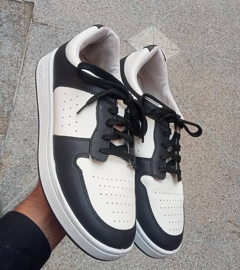 Sneakers 1