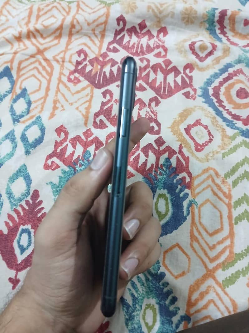 Apple iPhone 11 Pro Max 2