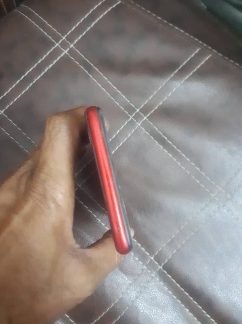 OPPO F7. 4