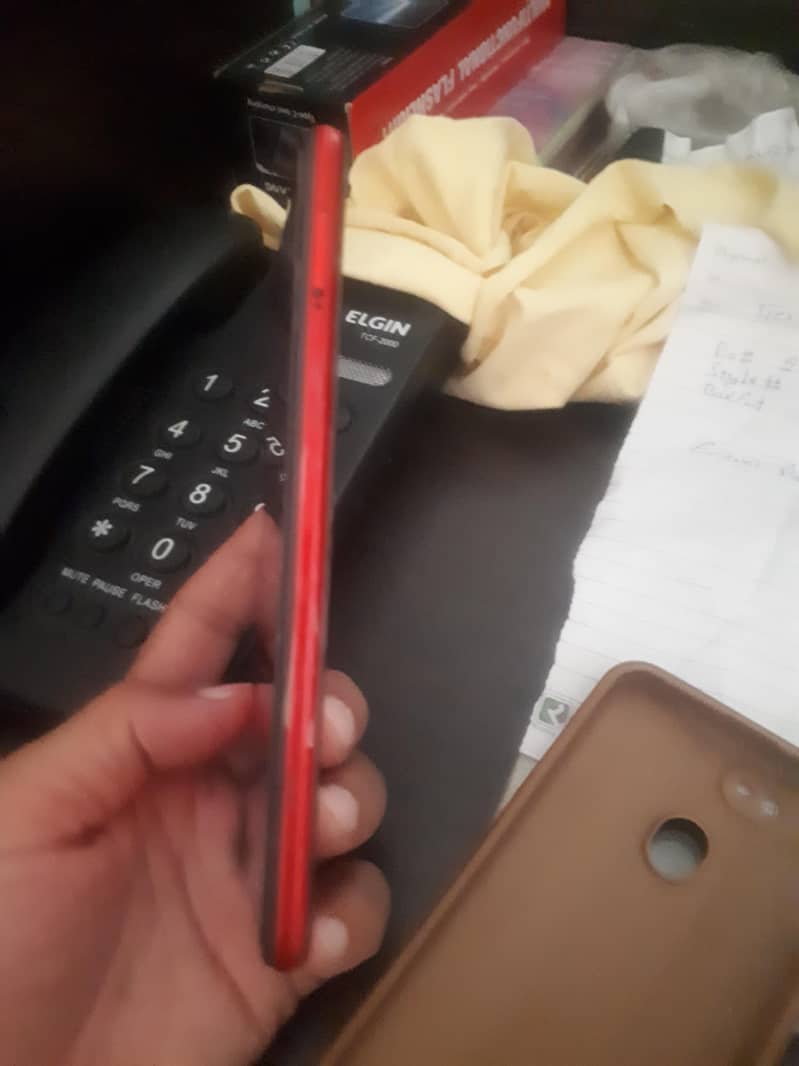 OPPO F7. 6