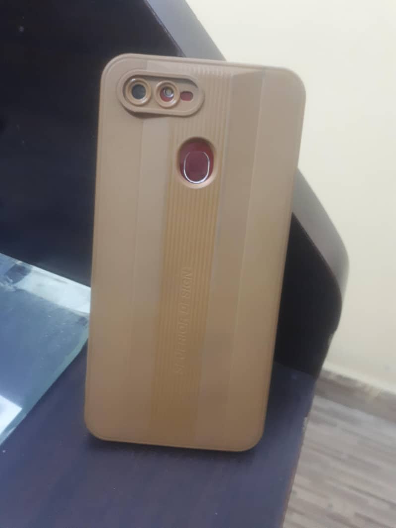 OPPO F7. 8
