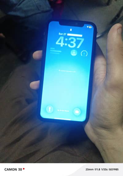 Apple iPhone 11 64gb good phone