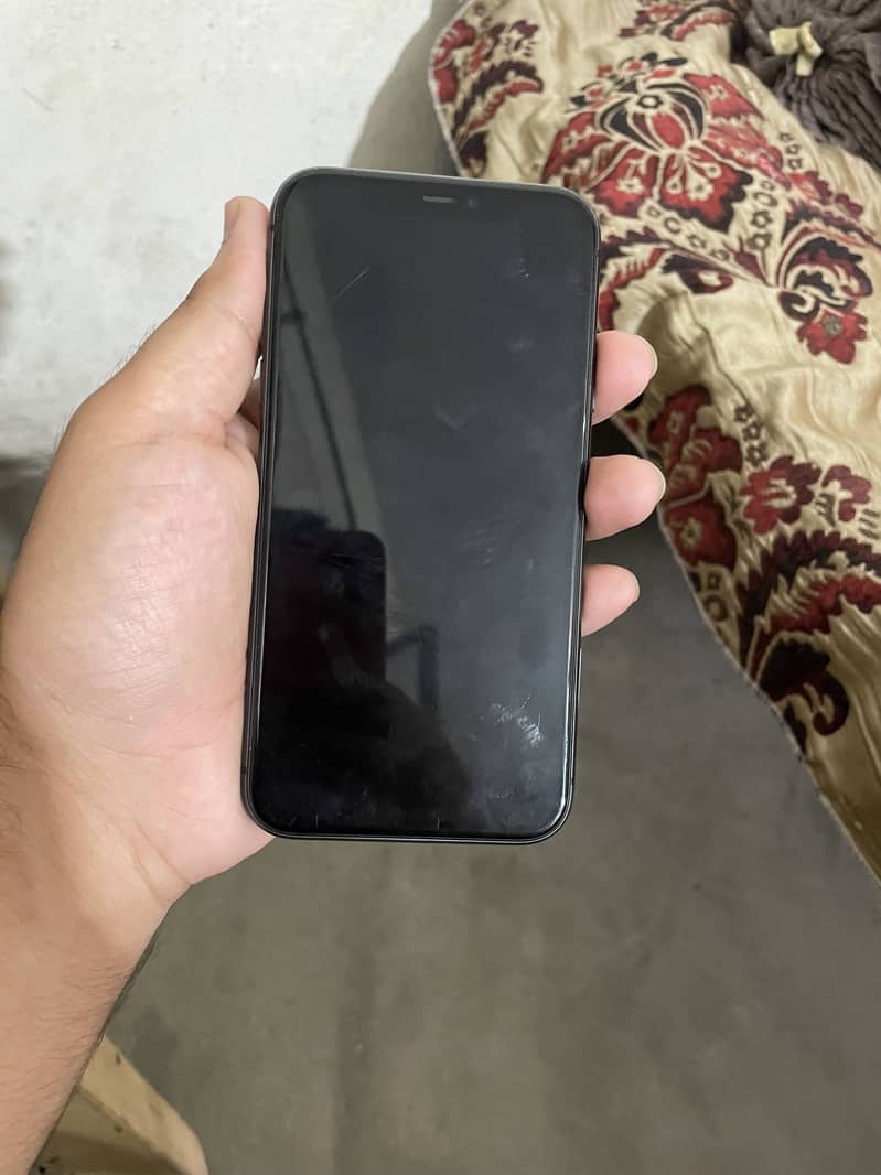 Apple iPhone 11 3