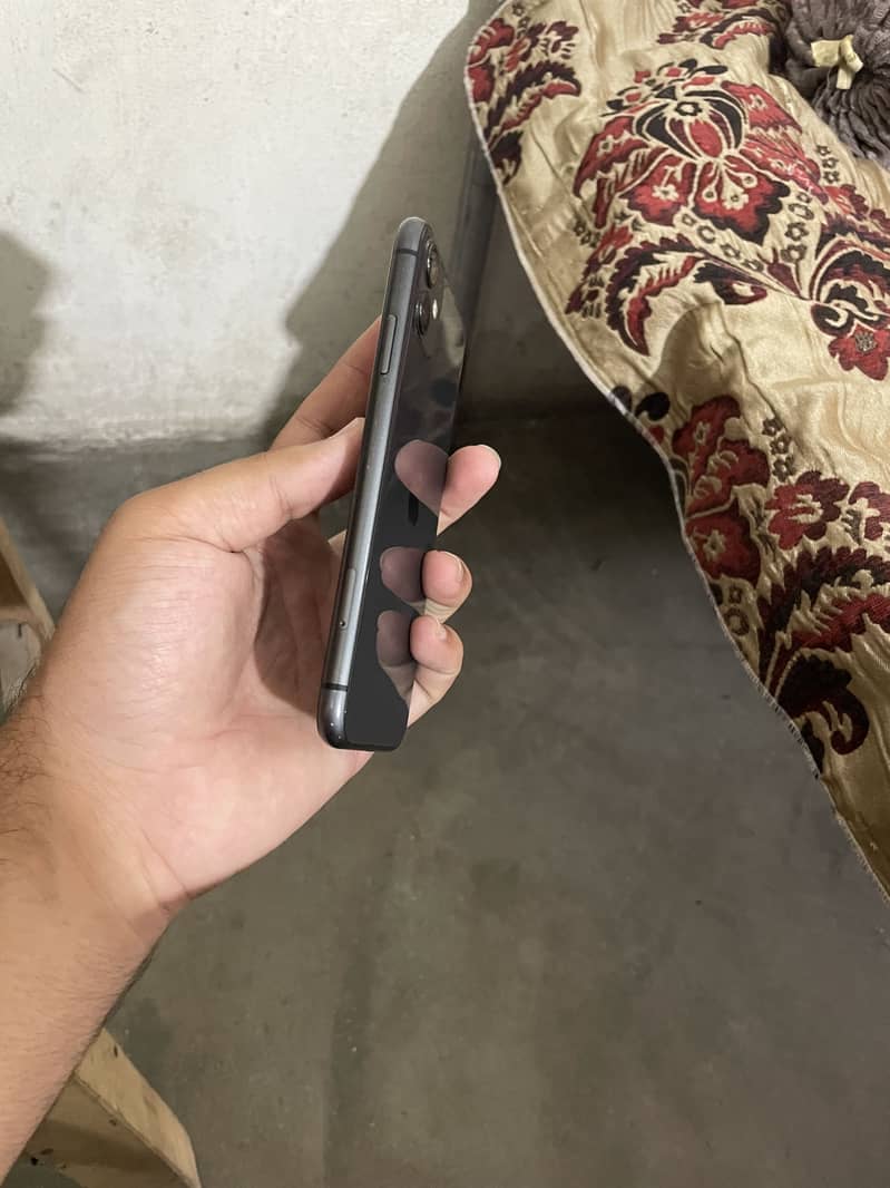 Apple iPhone 11 11