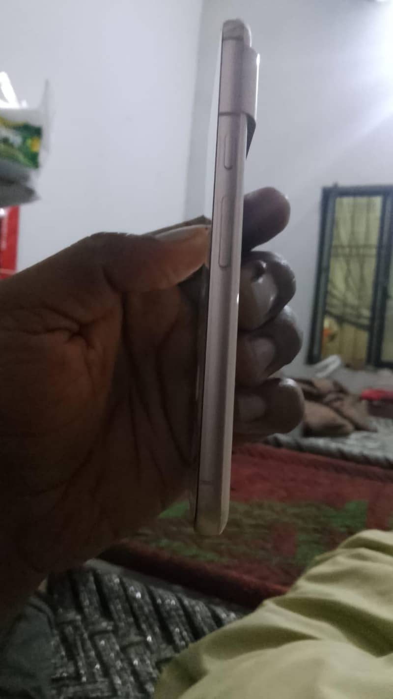 google pixel 8 4
