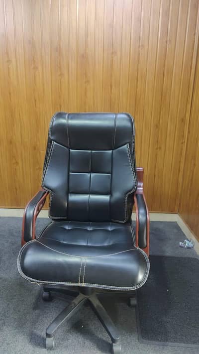 Executive Chair and a table
