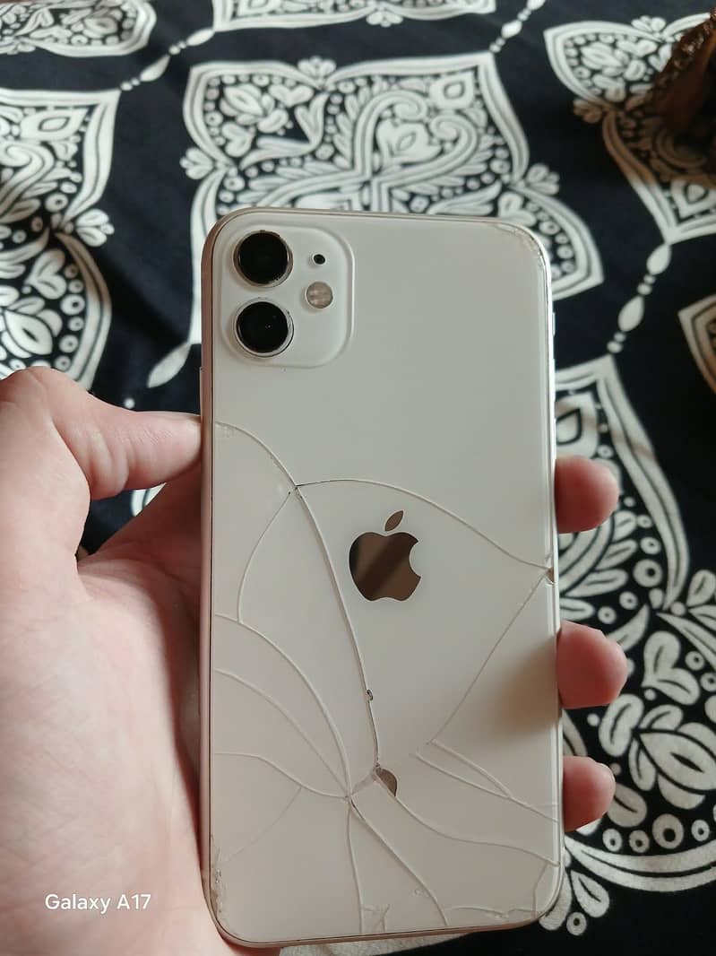 Apple iPhone 11 3