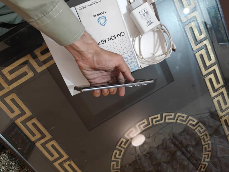 Tecno CAMON 40 Pro 4