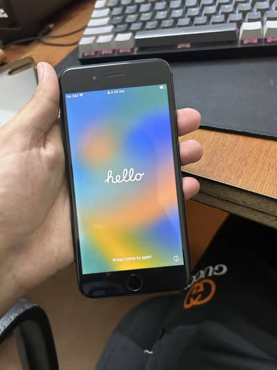 8 plus 10/10 condition 64 gb jv