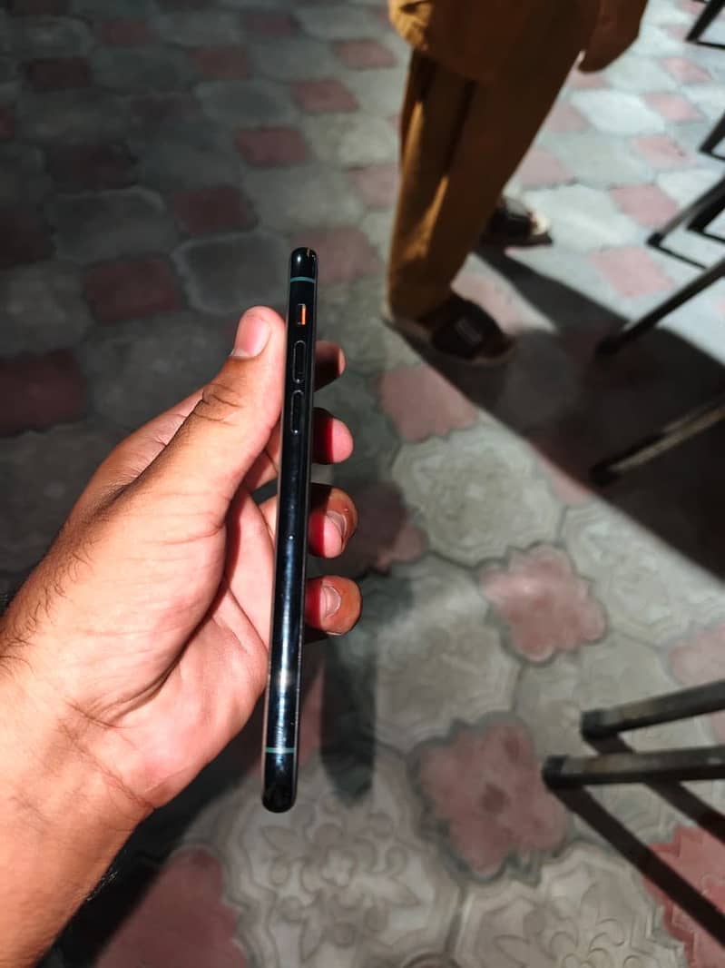 Apple iPhone 11 Pro 3