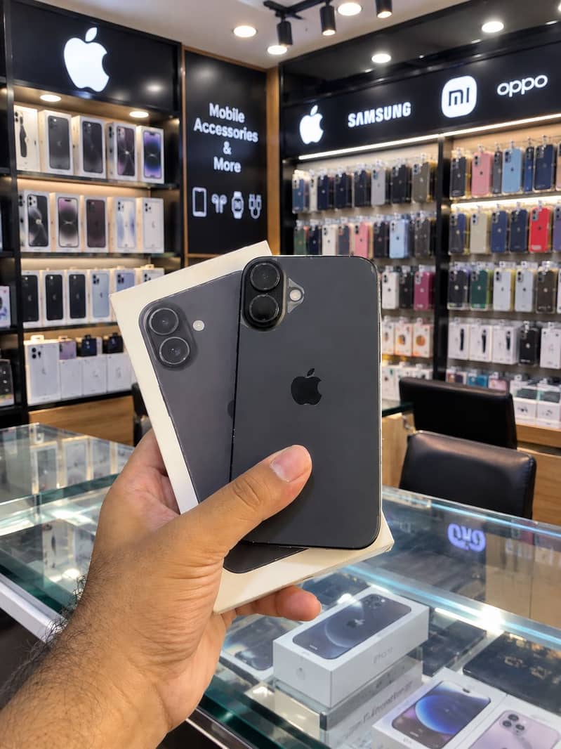 Apple iPhone 16 0
