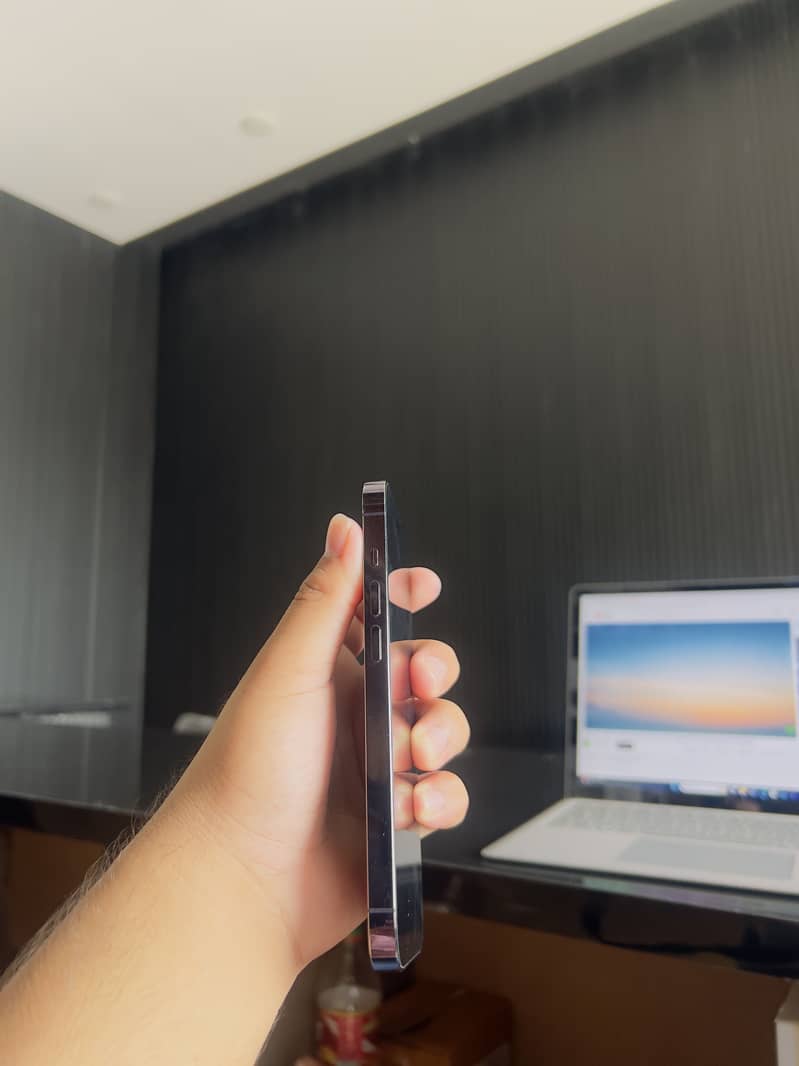 Apple iPhone 14 Pro 2