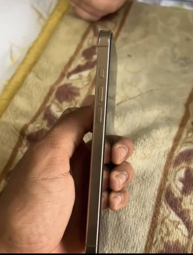 iPhone 16 Pro Max 256GB Golden – JV Non-PTA (10/10 Condition 4