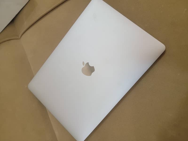 Apple Macbook Pro 2017 1